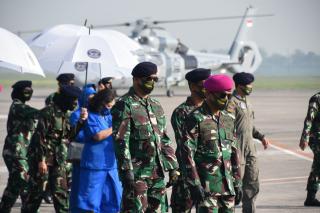 Komandan STTAL Hadiri Penyematan Brevet Kehormatan Penerbang TNI Angkatan Laut